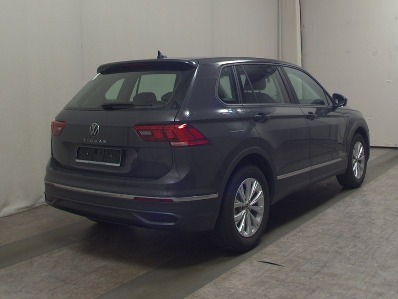 Volkswagen Tiguan 2.0 TDI • ACC • bežično punjenje — 4