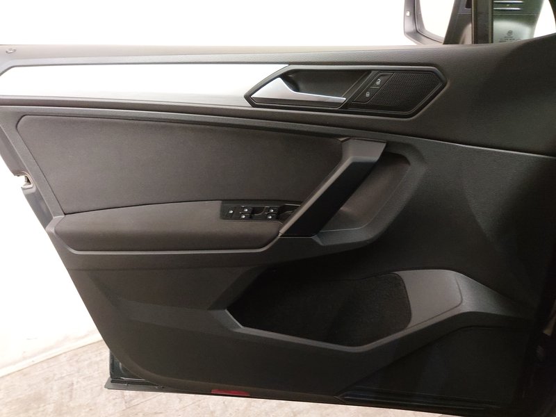 Volkswagen Tiguan 2.0 TDI • ACC • bežično punjenje — 5