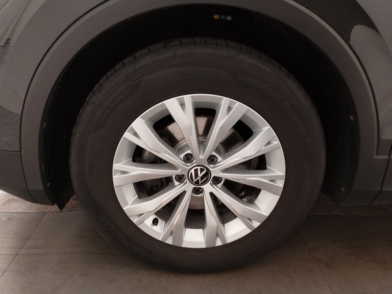 Volkswagen Tiguan 2.0 TDI • ACC • bežično punjenje — 8