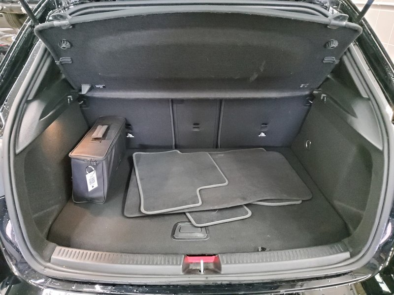 Mercedes-Benz A 250 e automatik Progressive • LED • digitalni instrumenti — 12