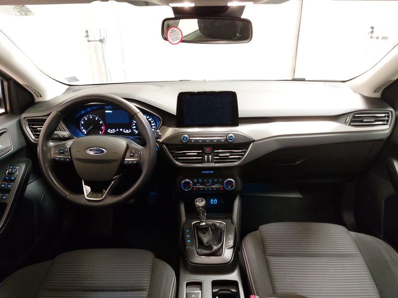 Ford Focus Turnier 1.0 EcoBoost Titanium • Full LED • navigacija — 17
