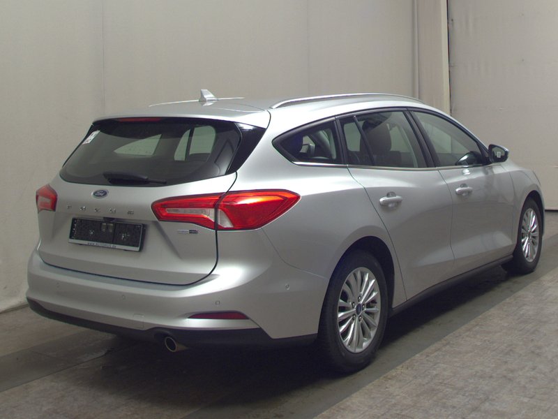 Ford Focus Turnier 1.0 EcoBoost Titanium • Full LED • navigacija — 4