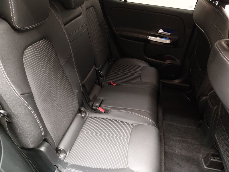 Mercedes-Benz GLB 200 d automatik Progressive • AHK • el. peta vrata — 12