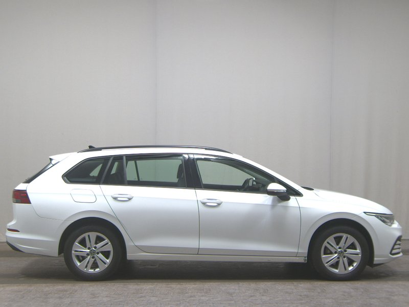 Volkswagen Golf 8 Variant 2.0 TDI automatik • ACC • LED