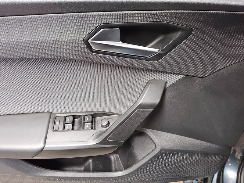 SEAT Leon Sportstourer 2.0 TDI automatik Style • Full LED — 10