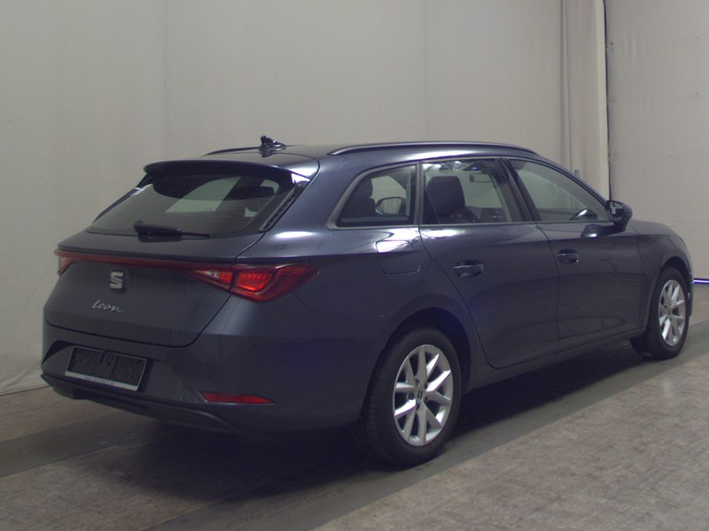 SEAT Leon Sportstourer 2.0 TDI automatik Style • Full LED — 4