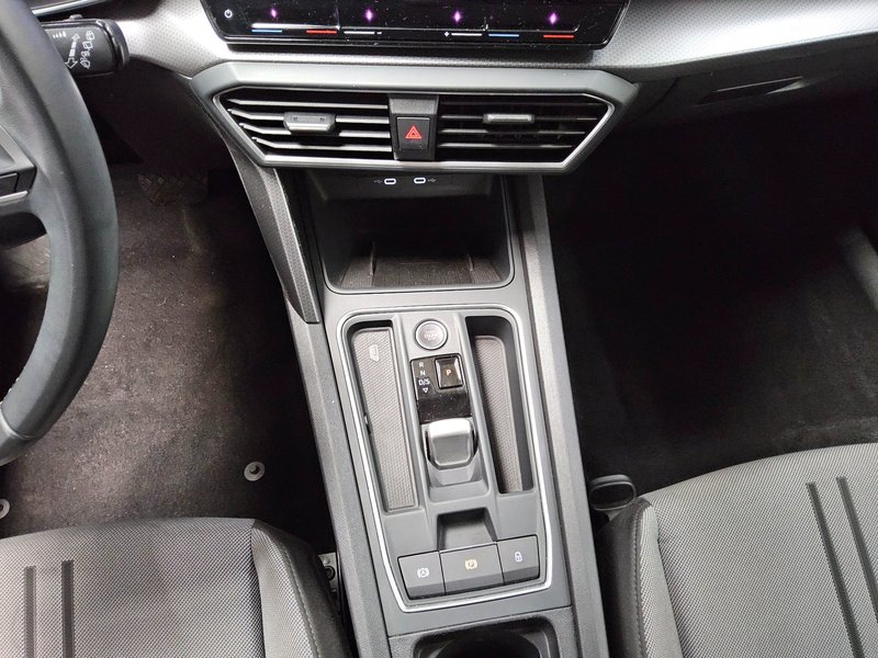 SEAT Leon Sportstourer 2.0 TDI automatik Style • Full LED — 6