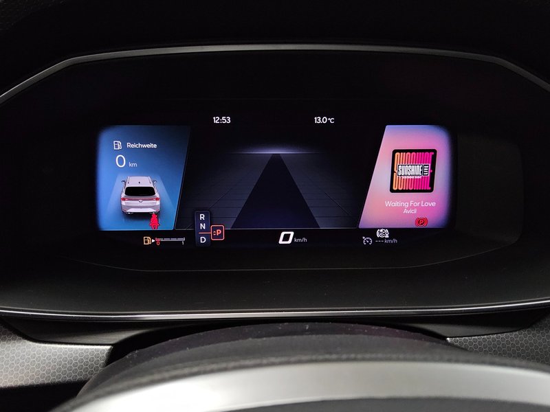 SEAT Leon Sportstourer 2.0 TDI automatik Style • Full LED — 8