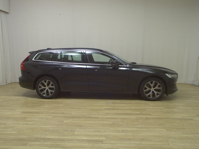 Volvo V60 B4 D Core automatik • AHK • el. peta vrata
