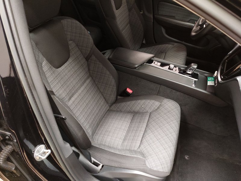 Volvo V60 B4 D Core automatik • AHK • el. peta vrata — 10