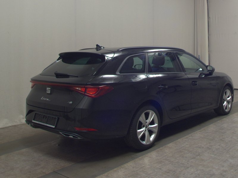 SEAT Leon Sportstourer 2.0 TDI FR-Line automatik • LED • digitalni instrumenti — 4