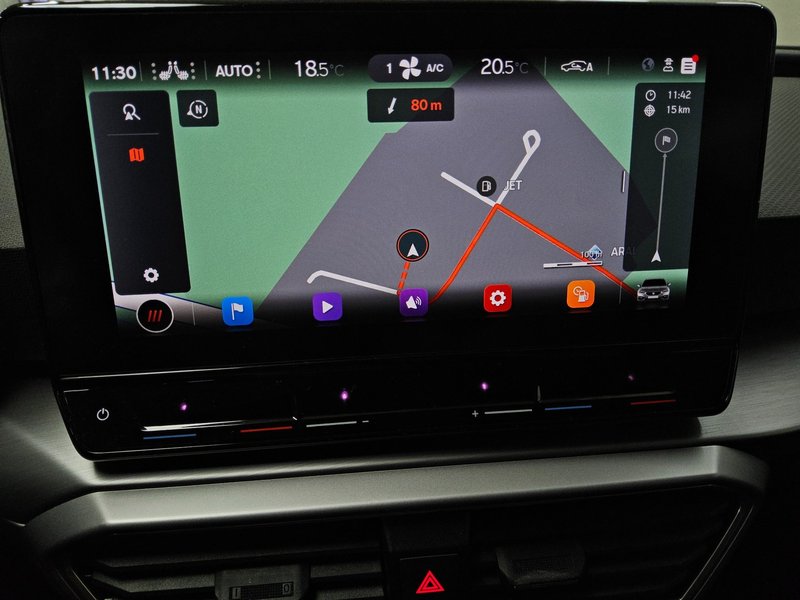 SEAT Leon Sportstourer 2.0 TDI FR-Line automatik • LED • digitalni instrumenti — 7
