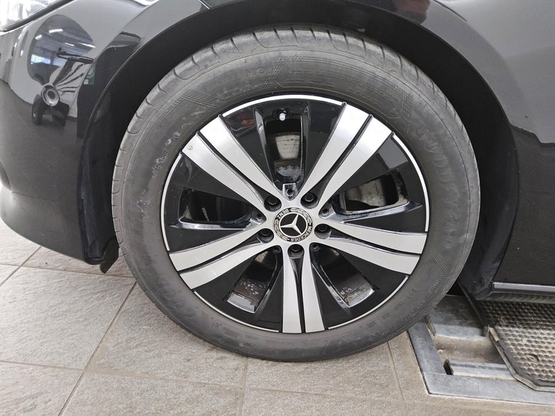 Mercedes-Benz C 180 karavan automatik Avantgarde • 360° kamera • ACC — 11