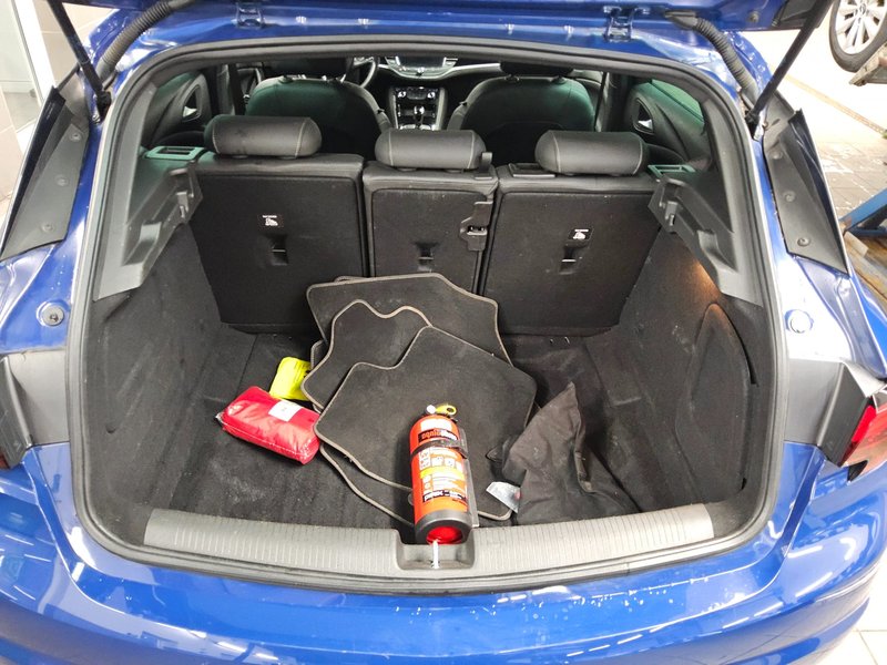 Opel Astra 1.5 D automatik Elegance • AHK — 11