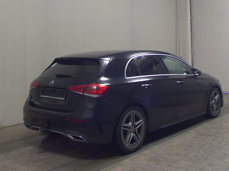 Mercedes-Benz A 220 d automatik AMG Line • LED • digitalni instrumenti — 4