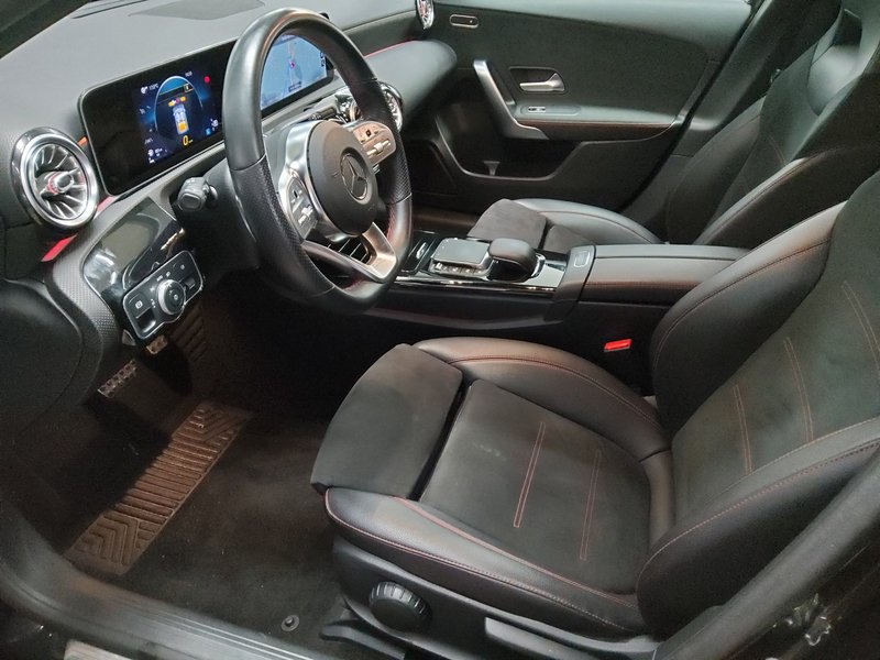 Mercedes-Benz A 220 d automatik AMG Line • LED • digitalni instrumenti — 9