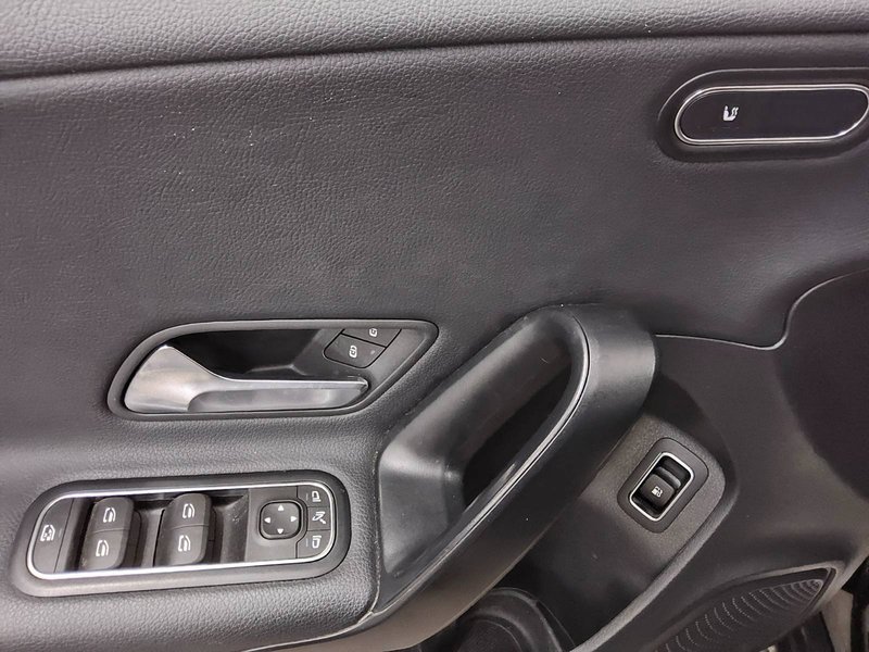 Mercedes-Benz A 250 e automatik • LED • digitalni instrumenti — 10