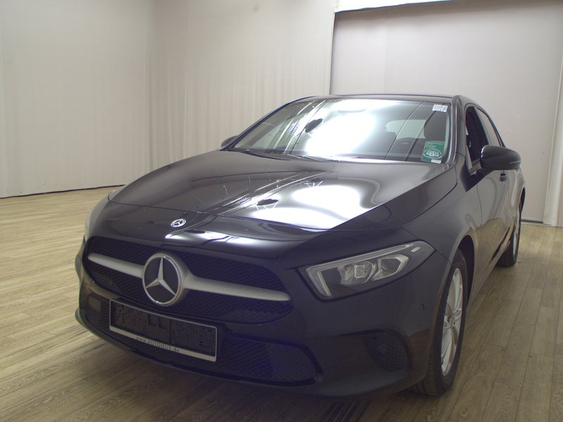 Mercedes-Benz A 250 e automatik • LED • digitalni instrumenti — 2