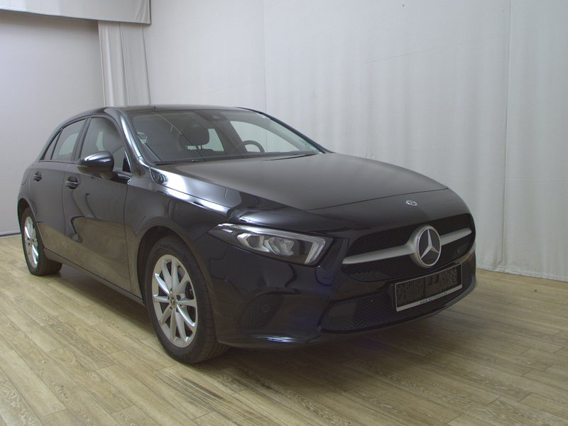 Mercedes-Benz A 250 e automatik • LED • digitalni instrumenti — 3