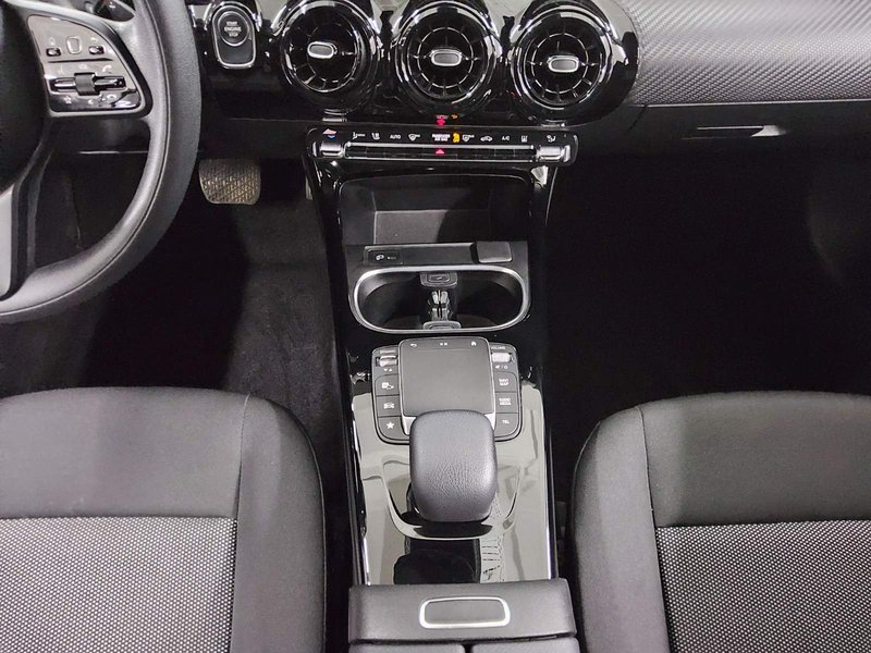 Mercedes-Benz A 250 e automatik • LED • digitalni instrumenti — 6