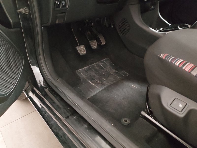 Citroën C1 1.0 Feel • kamera • klima — 7