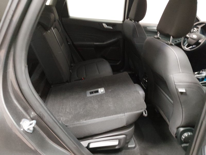 Ford Kuga 2.0 EcoBlue automatik Titanium • AHK • Full LED — 12