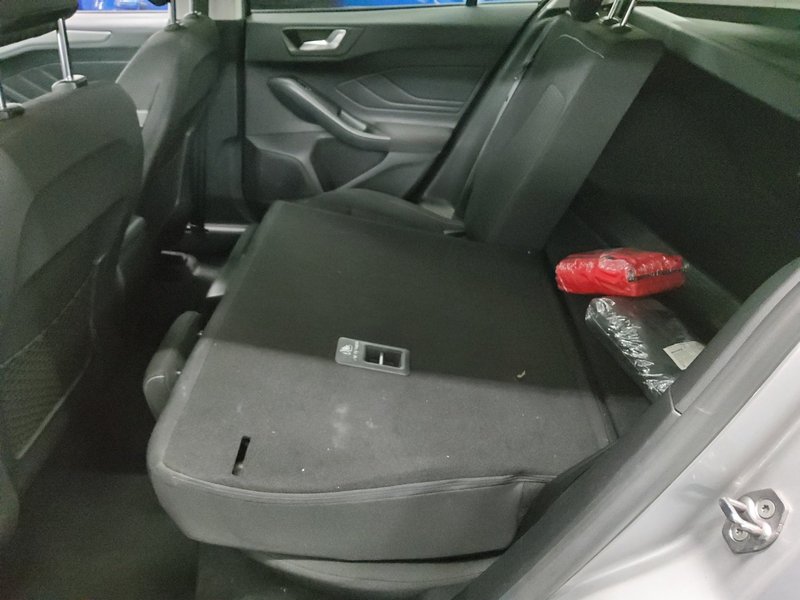 Ford Focus Turnier 1.5 EcoBlue automatik Cool&Connect • ACC • LED — 12