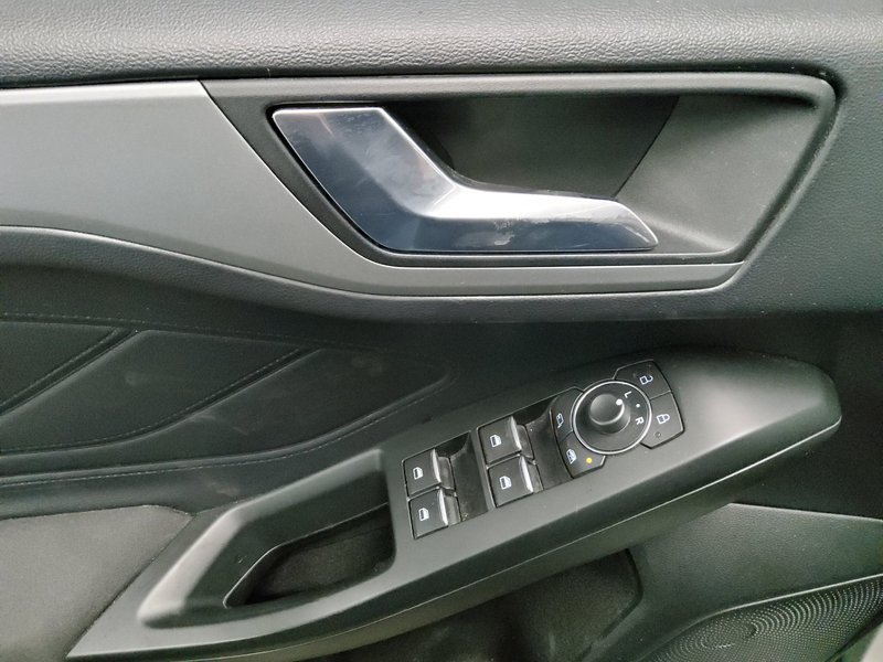 Ford Focus Turnier 1.5 EcoBlue automatik Cool&Connect • ACC • LED — 9