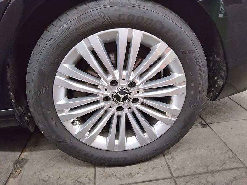 Mercedes-Benz C 200 d karavan automatik Avantgarde • LED • digitalni instrumenti — 11