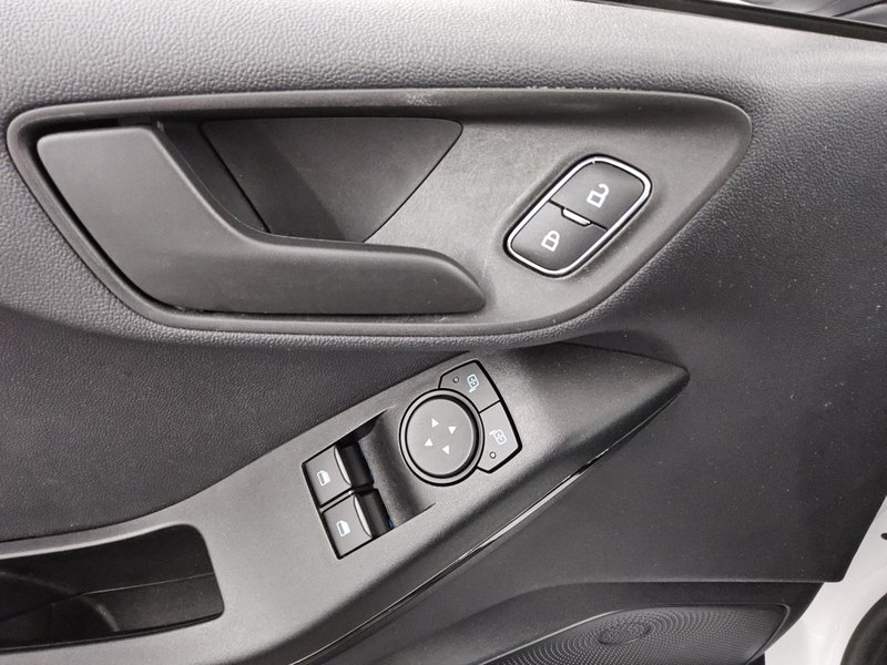 Ford Fiesta 1.1 Cool & Connect • LED • grijana sjedala — 9