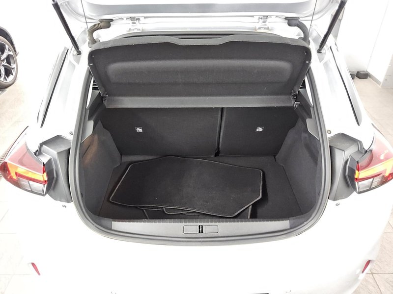 Opel Corsa 1.2 • Full LED — 11
