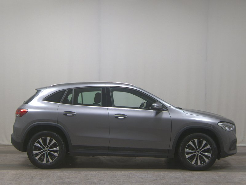Mercedes-Benz GLA 200 d automatik Style • LED • digitalni instrumenti