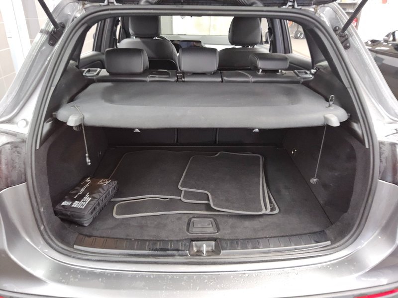 Mercedes-Benz GLA 200 d automatik Style • LED • digitalni instrumenti — 12