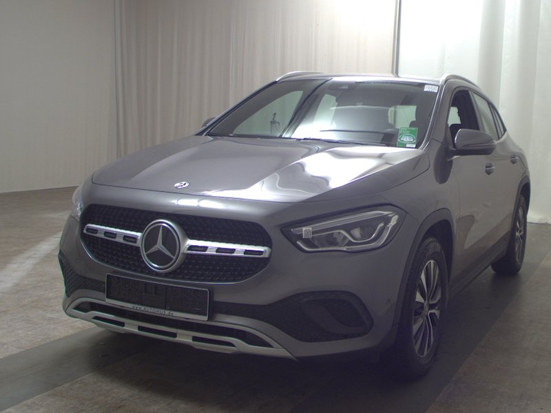 Mercedes-Benz GLA 200 d automatik Style • LED • digitalni instrumenti — 2