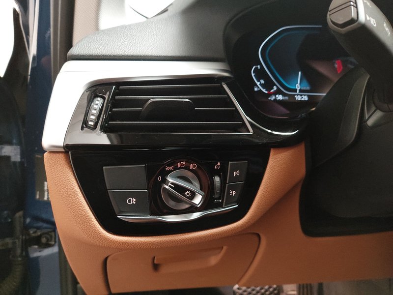 BMW 530e Touring automatik • Kuka za vuču (zakretna) • ACC — 7