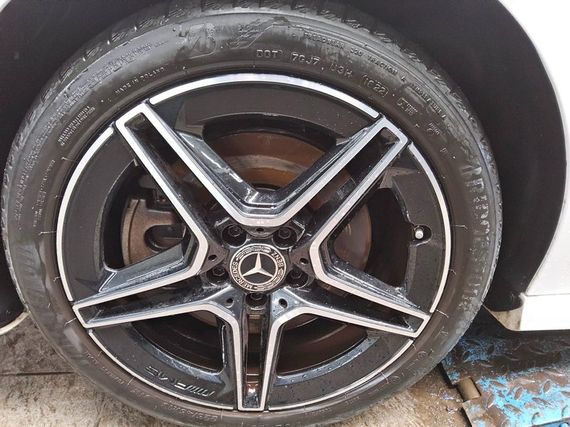 Mercedes-Benz CLA 250 e Shooting Brake automatik AMG Line • LED — 11