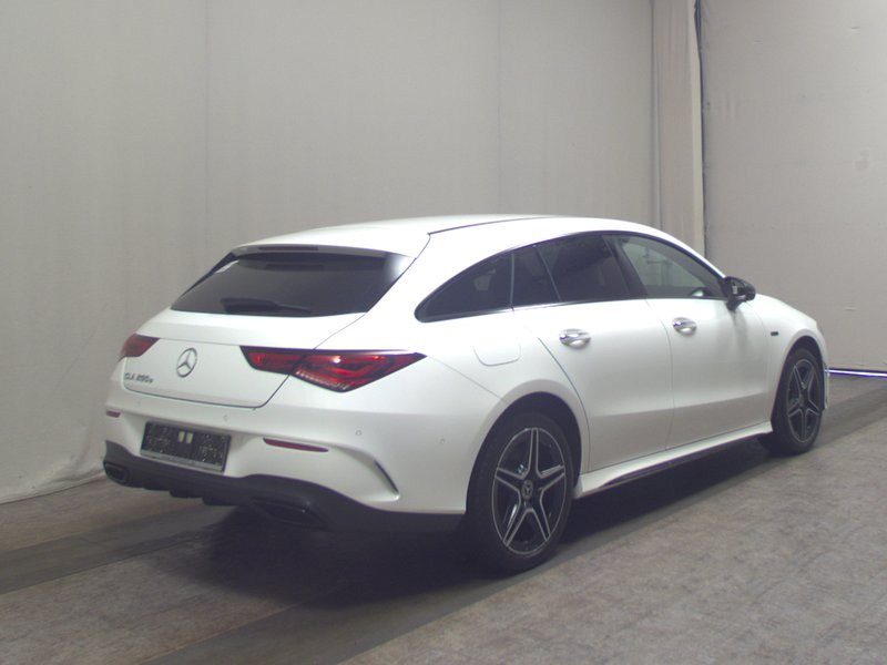 Mercedes-Benz CLA 250 e Shooting Brake automatik AMG Line • LED — 4
