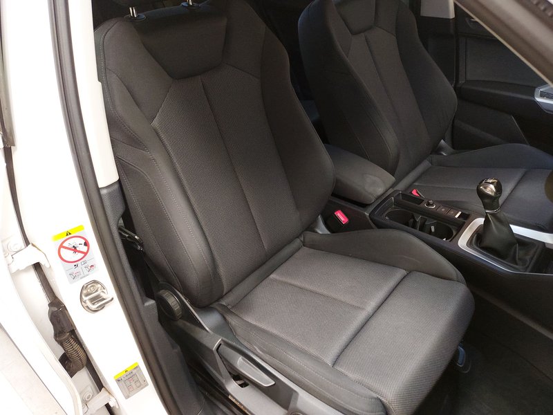 Audi Q3 35 TDI • 360° kamera • Električna peta vrata — 10