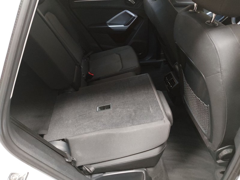Audi Q3 35 TDI • 360° kamera • Električna peta vrata — 11