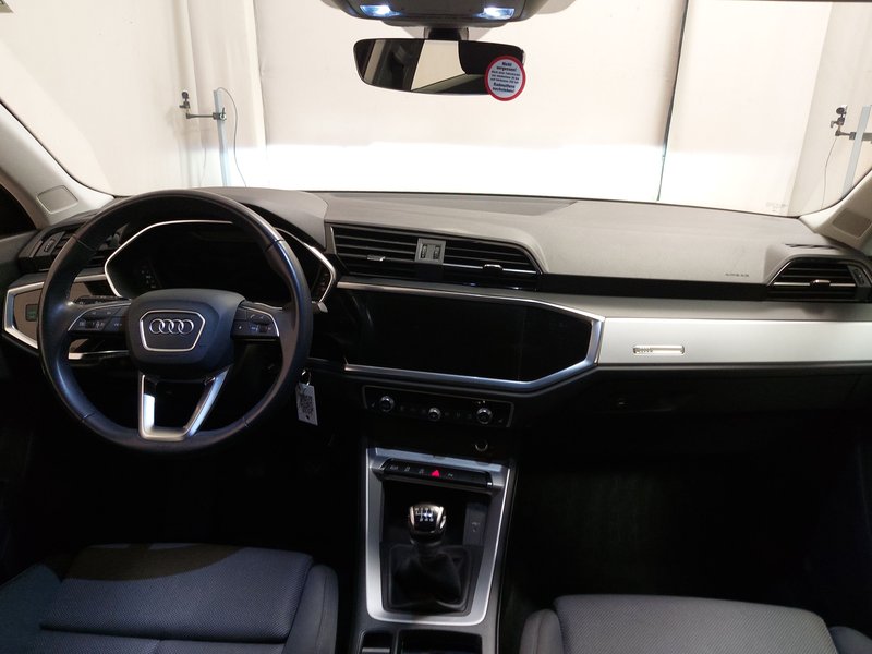 Audi Q3 35 TDI • 360° kamera • Električna peta vrata — 16