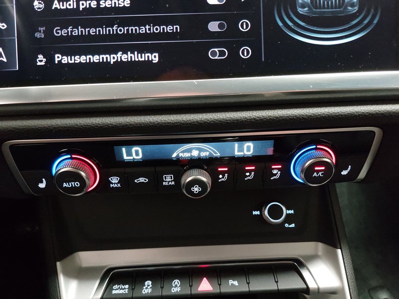 Audi Q3 35 TDI • 360° kamera • Električna peta vrata — 19