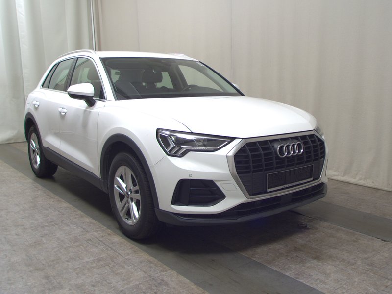 Audi Q3 35 TDI • 360° kamera • Električna peta vrata — 3