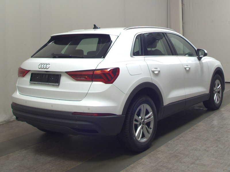 Audi Q3 35 TDI • 360° kamera • Električna peta vrata — 4
