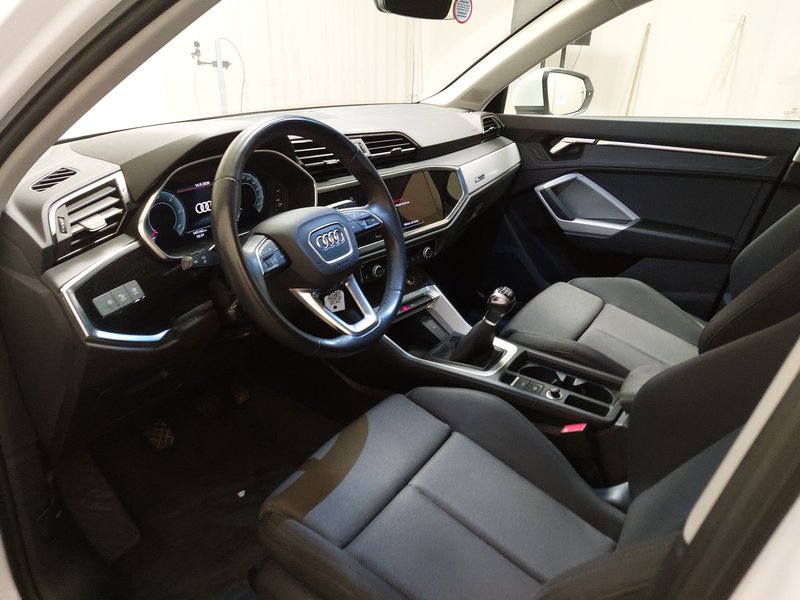 Audi Q3 35 TDI • 360° kamera • Električna peta vrata — 6