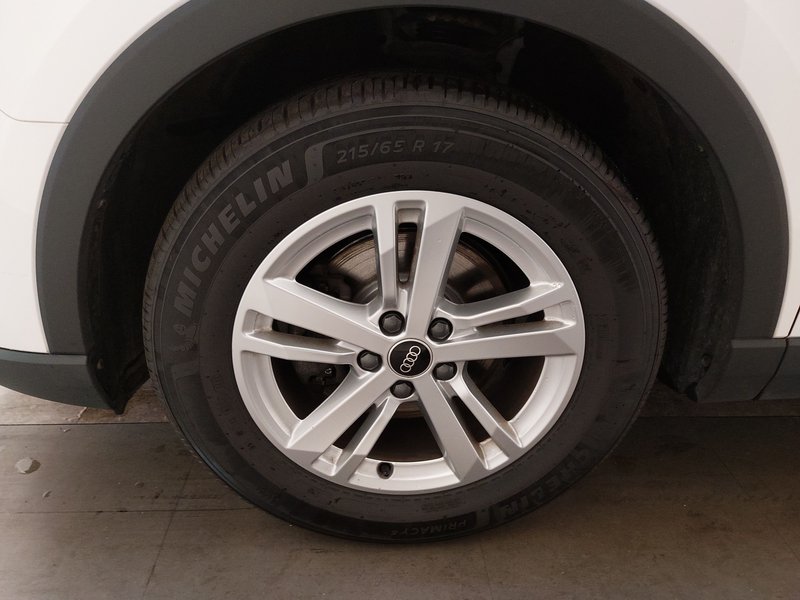 Audi Q3 35 TDI • 360° kamera • Električna peta vrata — 8