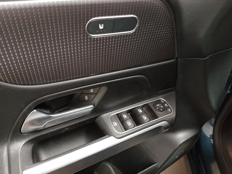 Mercedes-Benz GLB 220 d 4MATIC automatik Progressive • ACC — 5