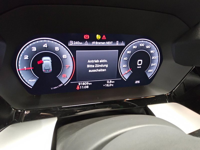 Audi A3 Sportback 30 TFSI • LED • digitalni instrumenti — 10