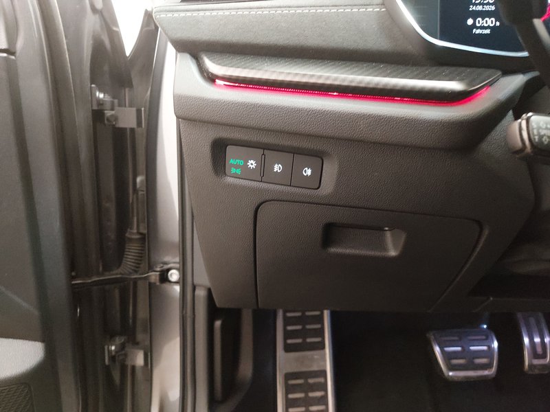 Škoda Octavia Kombi 2.0 TDI automatik RS • ACC • HUD — 7