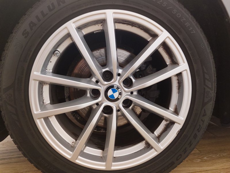 BMW 318i Touring automatik • HUD • LED — 9