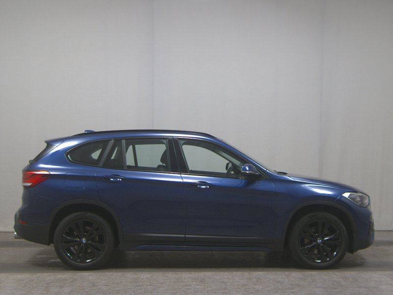 BMW X1 xDrive25d automatik Sport Line • LED